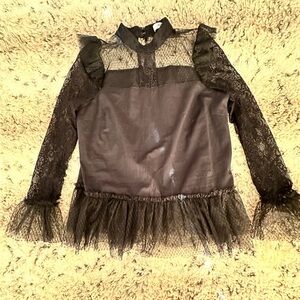 Black Lace/Mixed Fabric Top Medium
